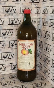 Koštický jablečný mošt s dužinou 1l