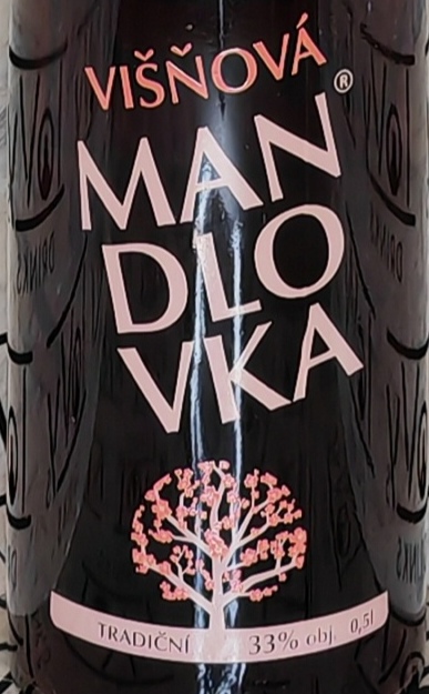 Hustopečská Višňová mandlovka 33% 0,5l
